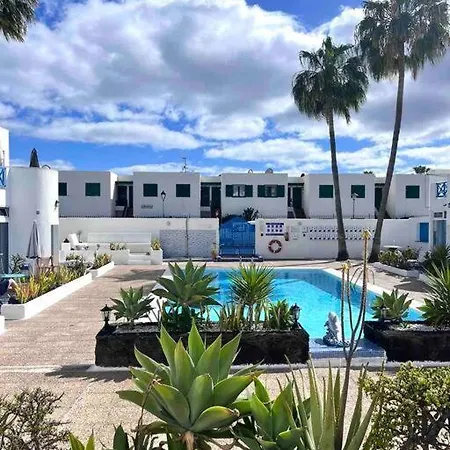 17 Puerto Del Carmen Blueshark Apartment *